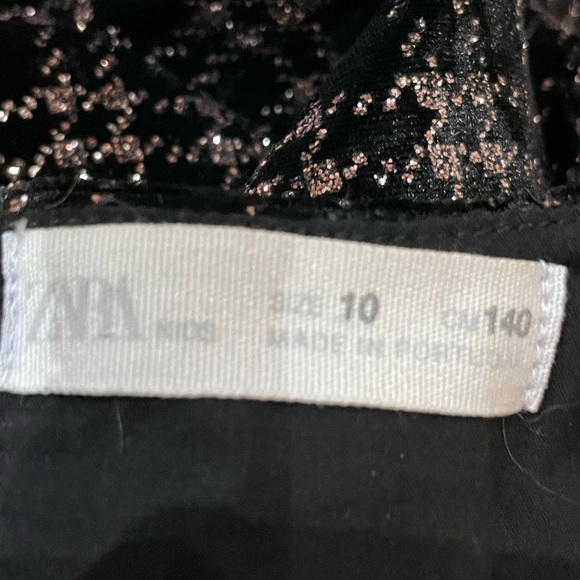 Zara Kids holiday dress ! Black velvet , gold glitter short sleeve - Picture 6 of 8